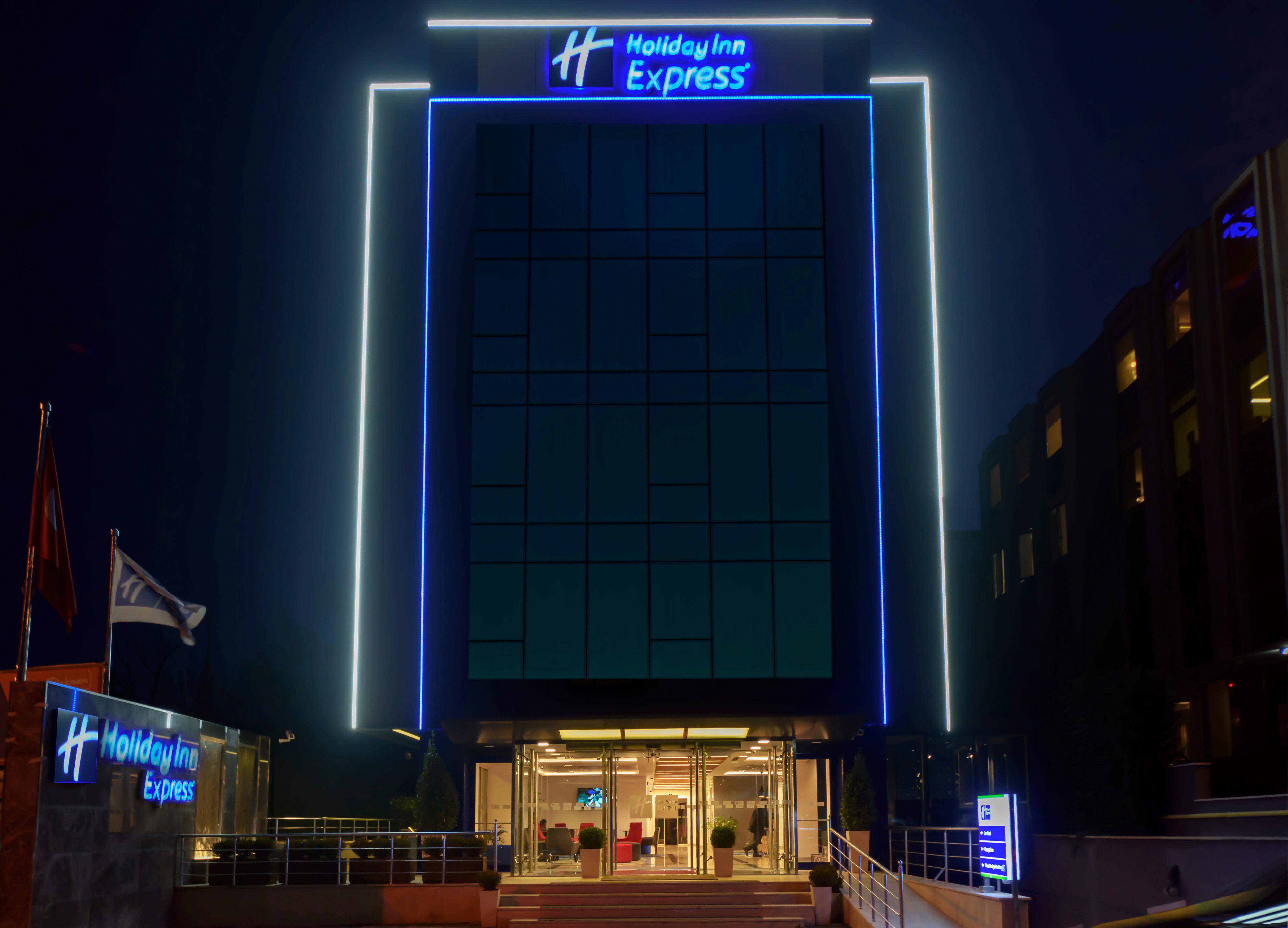 Holiday Inn Express Istanbul-Altunizade By Ihg Exterior photo