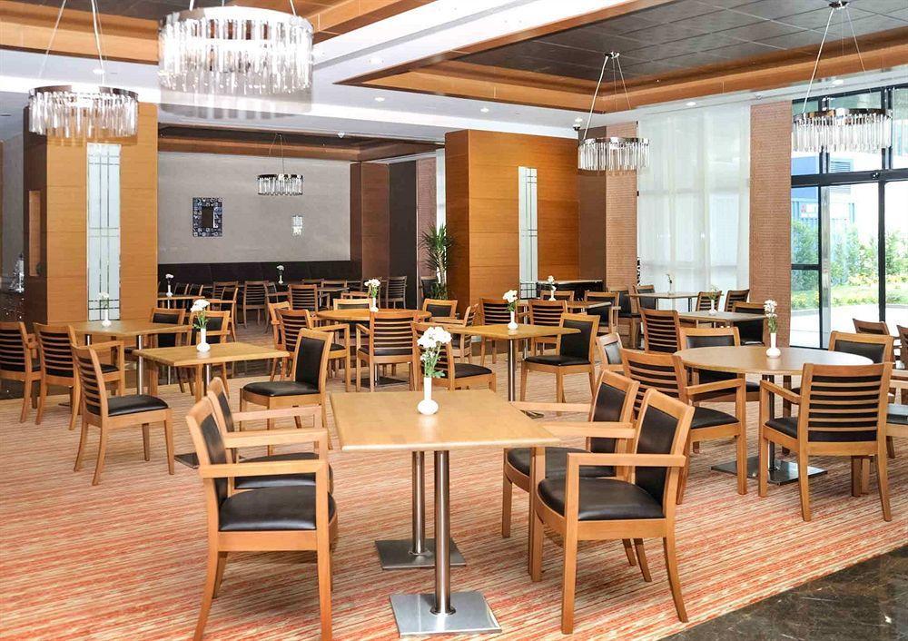 Holiday Inn Express Istanbul-Altunizade By Ihg Exterior photo
